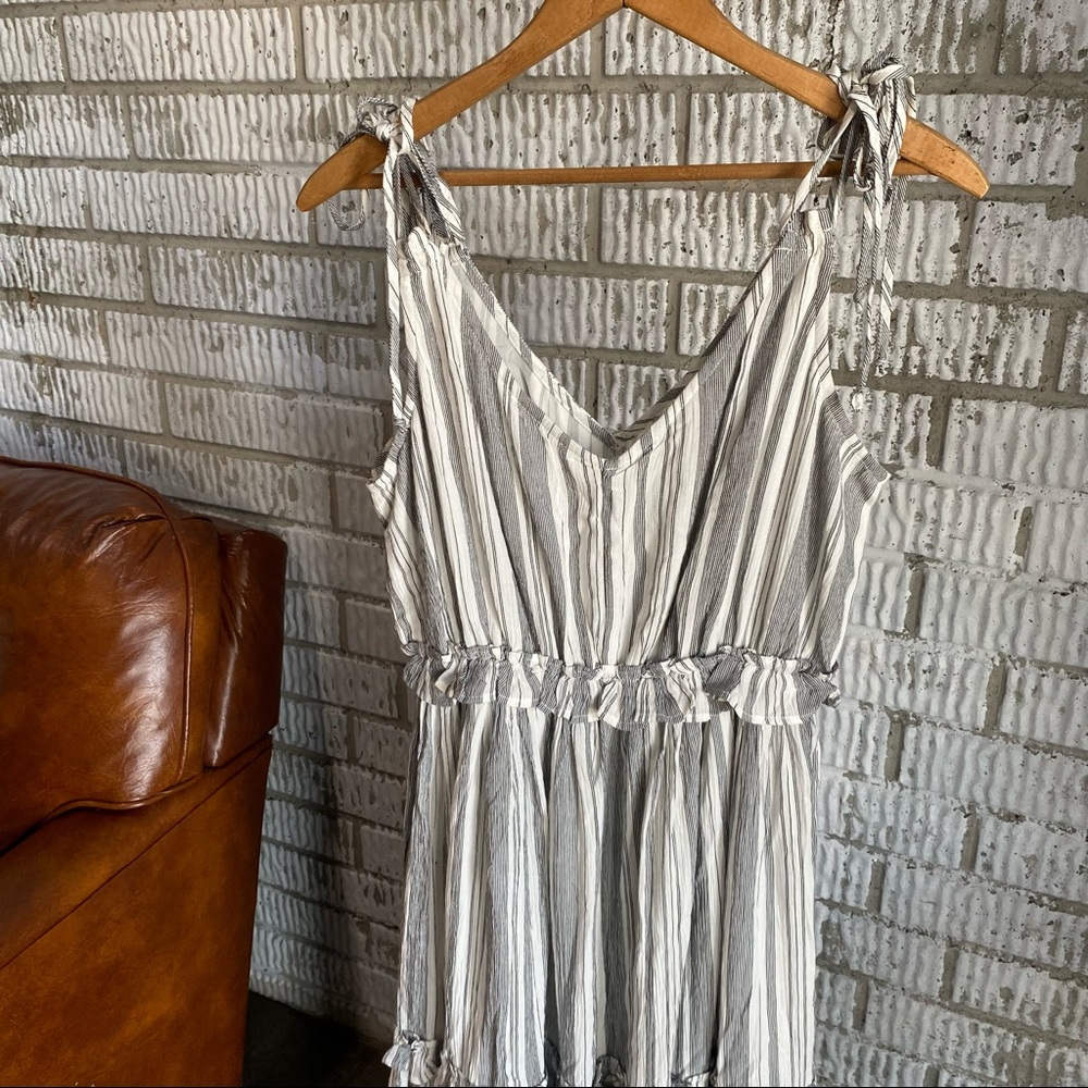 AE V-neck striped American Eagle dress, Asymmetric bottom, ruffle, midi dress